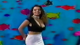Amy Vs Bruna - Sexy Strip Duell